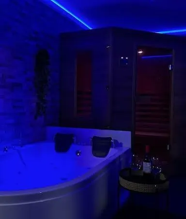 Relaxation House: Jacuzzi, Sauna 公寓